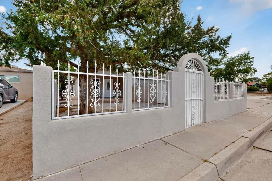 228 Garcia Street Ne, Albuquerque, NM 87123 - Image #3