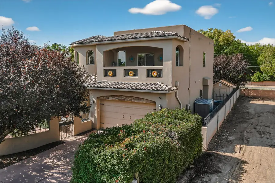 331 Manuel Sanchez Place Sw, Albuquerque, NM 87105 - Image #3