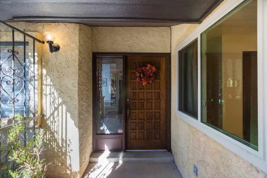 643 Lakeview Circle Se, Rio Rancho, NM 87124 - Image #3