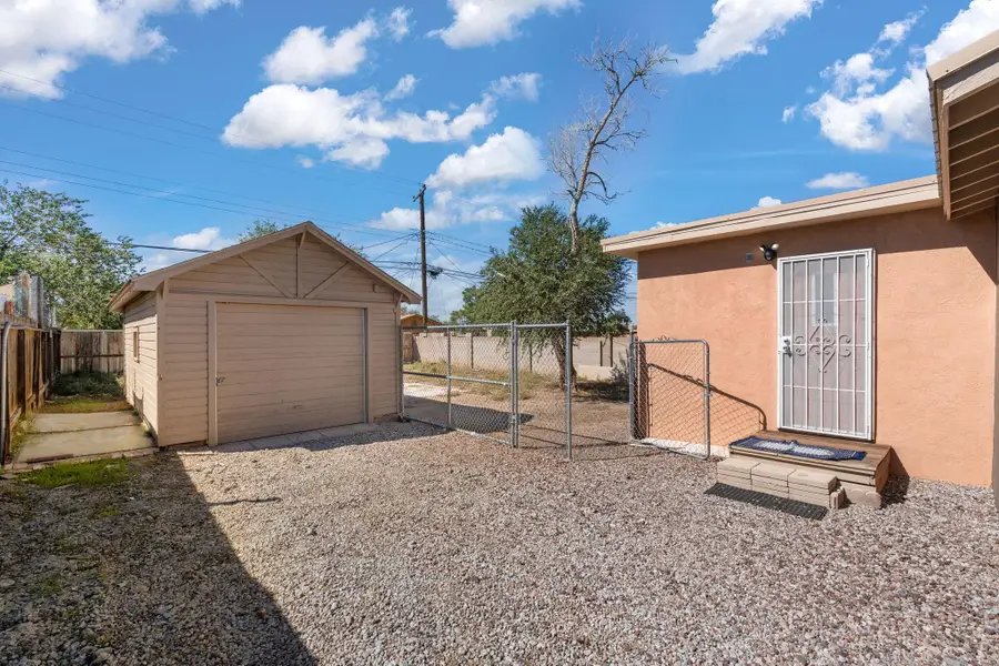 321 Rhode Island Street Ne, Albuquerque, NM 87108 - Image #2