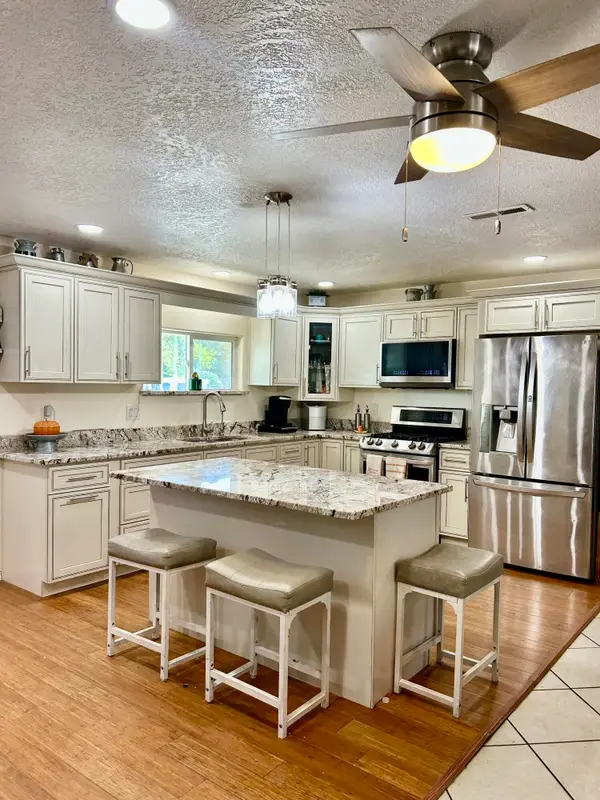 2724 Barcelona Place Sw, Albuquerque, NM 87121