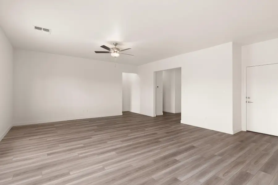 812 Calle De Las Rosas, Belen, NM 87002 - Image #2