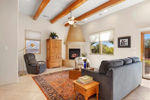 2020 Sydney Lane Nw, Albuquerque, NM 87107