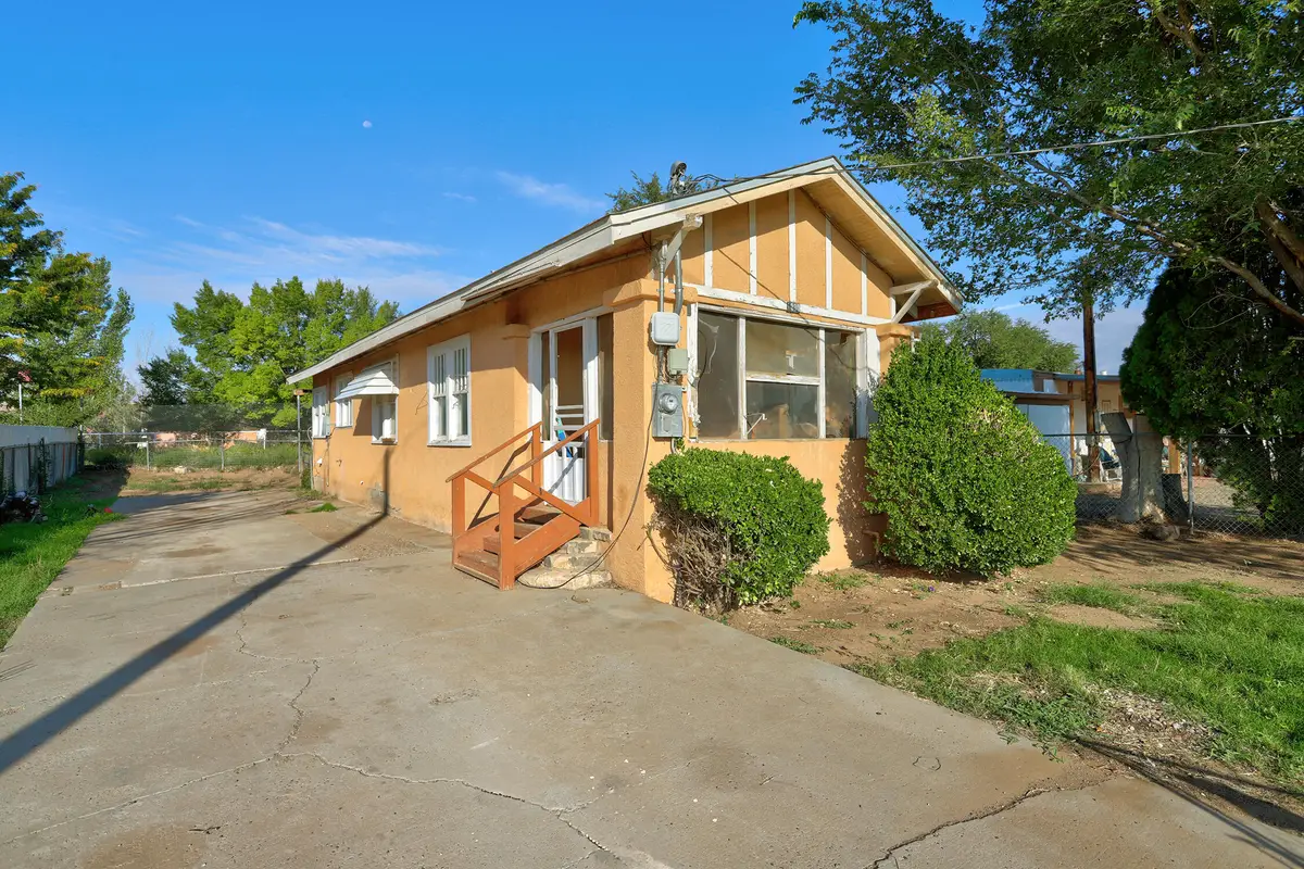 1030 Melanie Lane, Belen, NM 87002 - Image #1