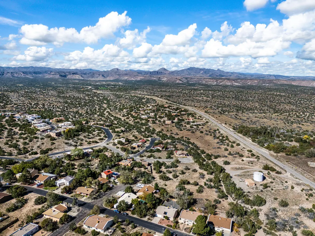 6562 Sahchu Street, Cochiti Lake, NM 87083 - Image #1