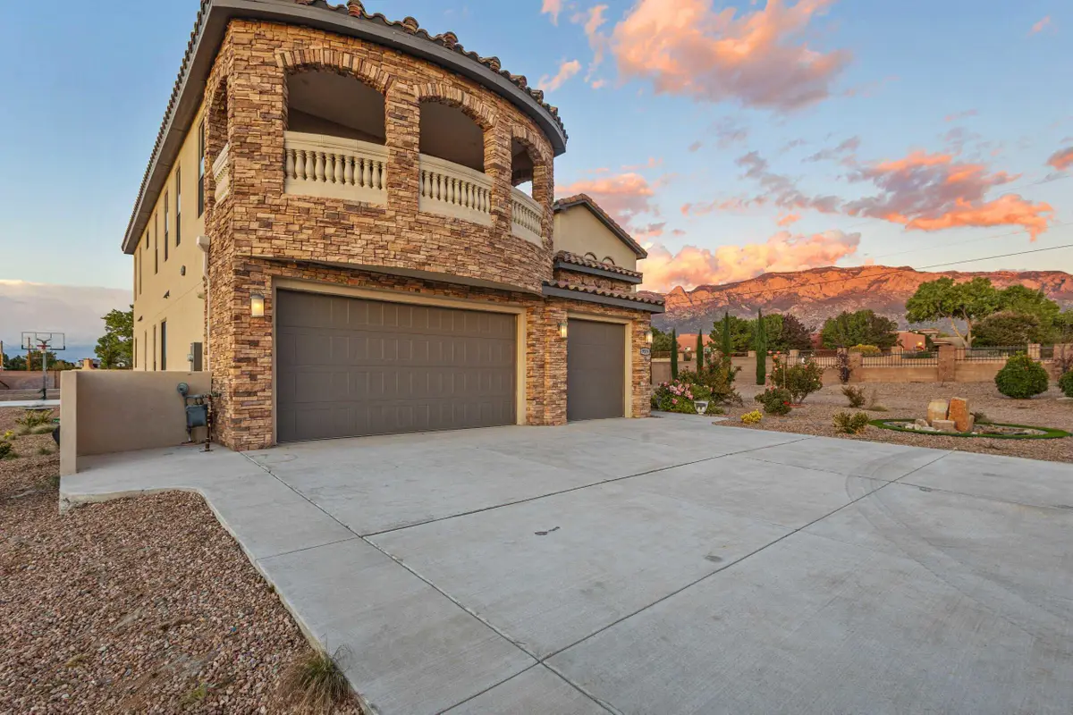 9519 Oakland Avenue Ne, Albuquerque, NM 87122 - Image #1