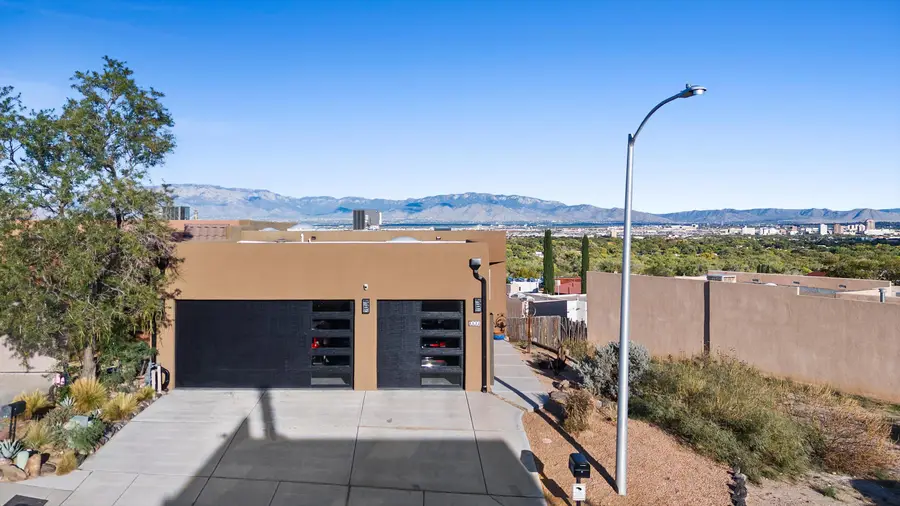 1632 Cliffside Drive Nw, Albuquerque, NM 87105 - Image #2