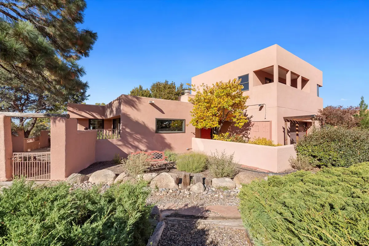 975 Antelope Ave Ne, Albuquerque, NM 87122 - Image #1