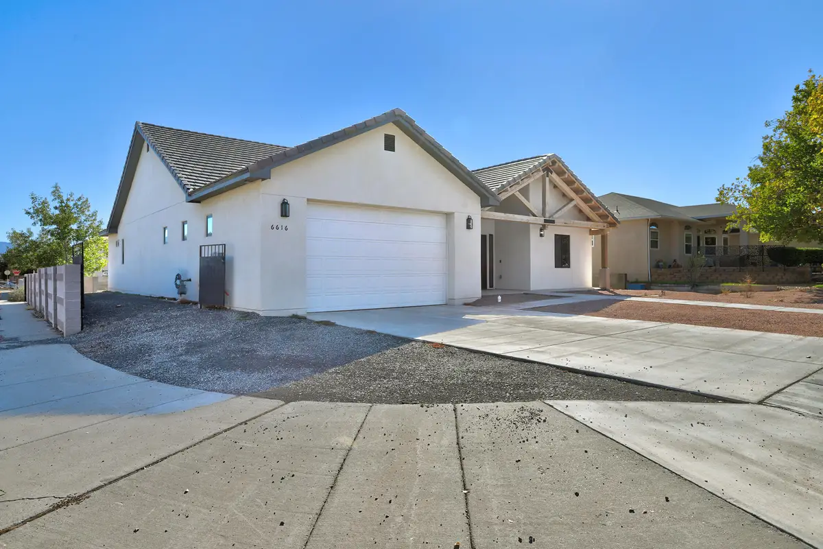 6616 Meadow Lake Place Nw, Albuquerque, NM 87120 - Image #1