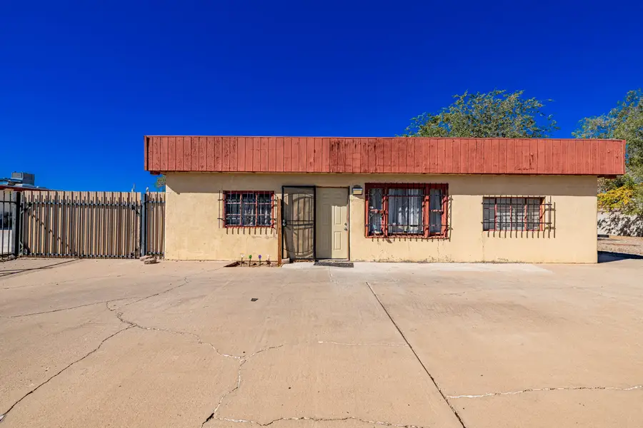 213 Dallas Street Ne, Albuquerque, NM 87108 - Image #2