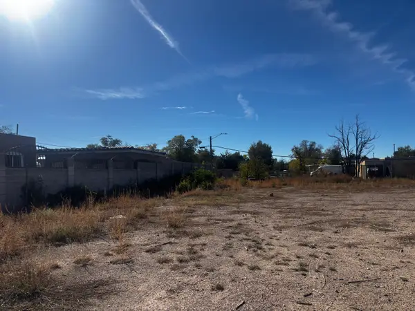 704 Griegos Road Nw, Albuquerque, NM 87107