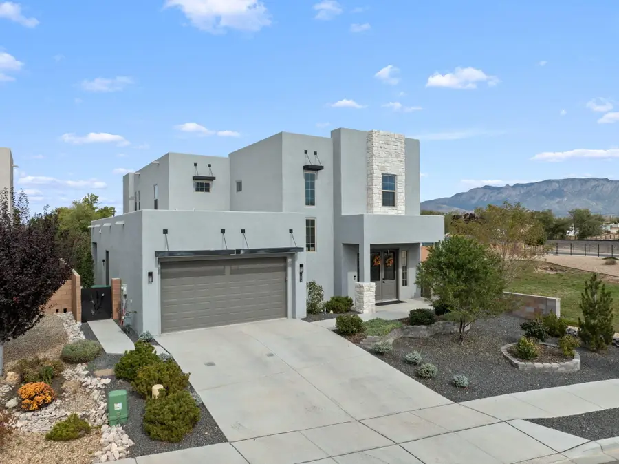 103 Fernleaf Court Nw, Albuquerque, NM 87107 - Image #2