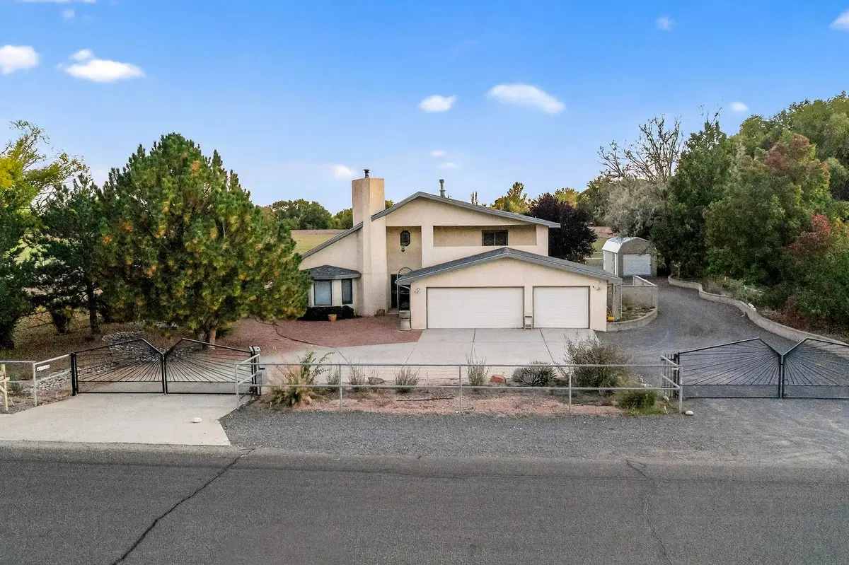 2608 Garner Road Sw, Albuquerque, NM 87105 - Image #1