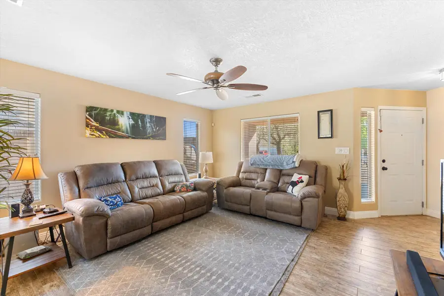 8809 Tenemaha Avenue Sw, Albuquerque, NM 87121 - Image #3