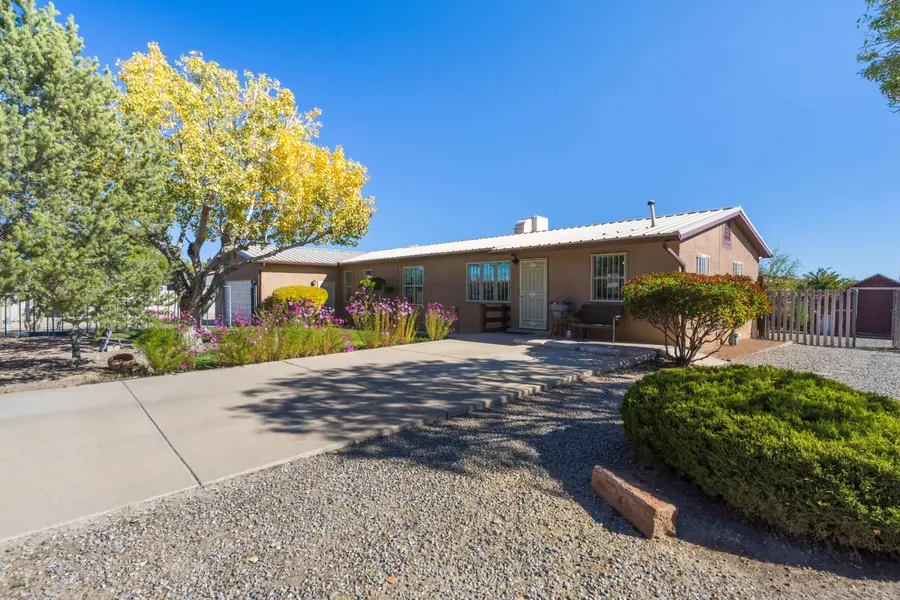 5720 Don Pasquale Drive Sw, Albuquerque, NM 87121 - Image #2