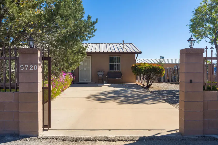 5720 Don Pasquale Drive Sw, Albuquerque, NM 87121 - Image #3