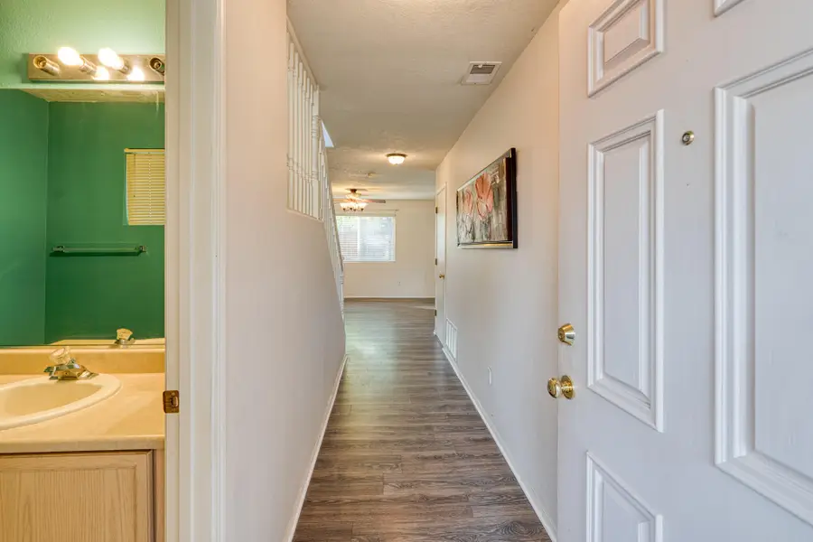 6904 Shale Avenue Ne, Albuquerque, NM 87113 - #2