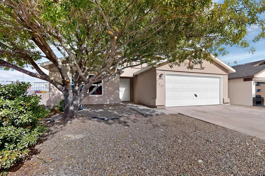 8423 Bay Mare Avenue Sw, Albuquerque, NM 87121 - Image #2