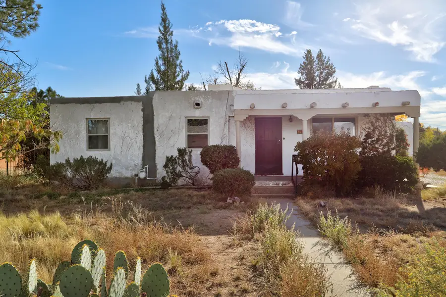 542 Mullen Road Nw, Los Ranchos De Albuquerque, NM 87107 - Image #2