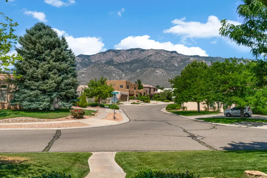 12116 Coral Dawn Road, Albuquerque, NM 87122 - Image #3