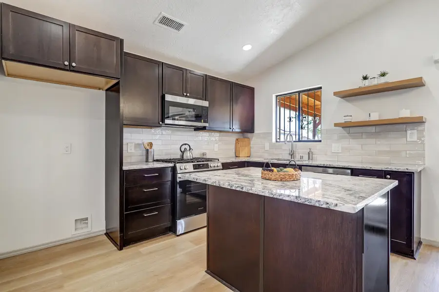 632 Foyt Drive Sw, Albuquerque, NM 87121 - Image #3