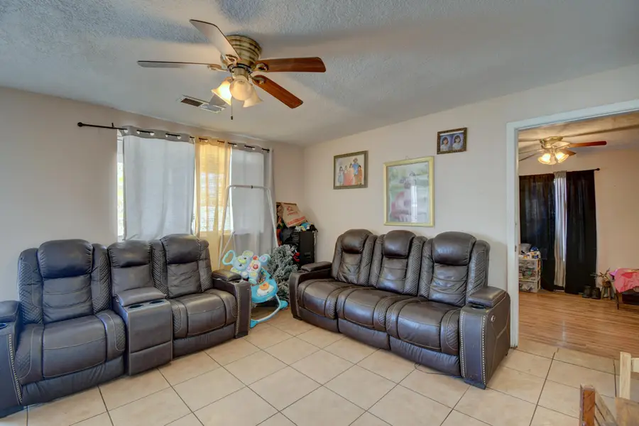 1624 Valdora Road Sw, Albuquerque, NM 87105 - Image #3