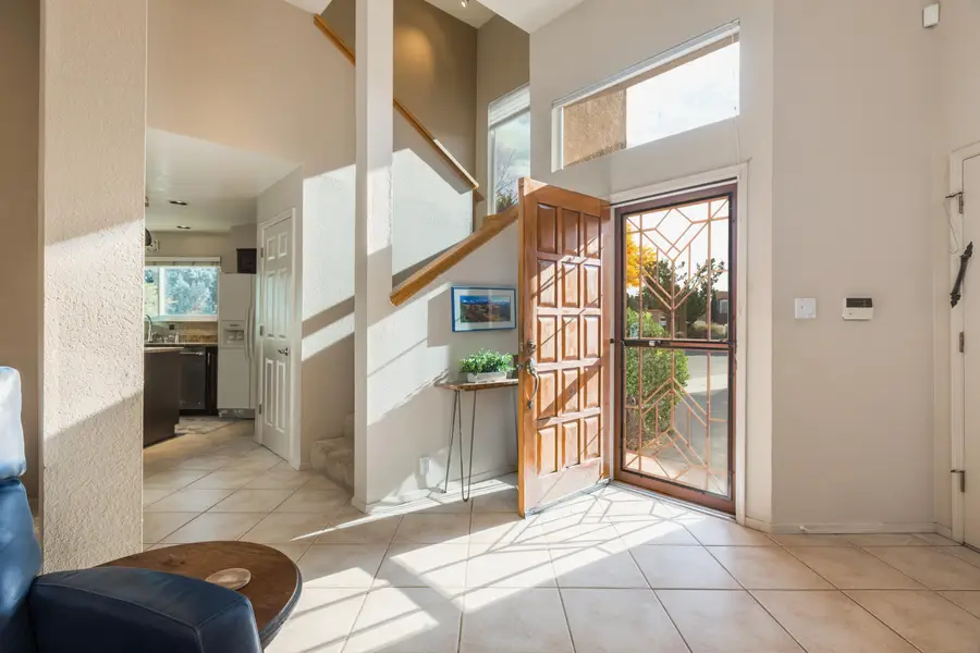 2452 Plaza Vizcaya Nw, Albuquerque, NM 87104 - Image #2