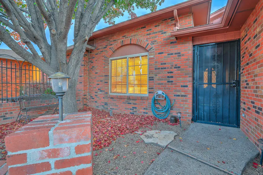 9204 Admiral Lowell Avenue Ne, Albuquerque, NM 87111 - Image #2