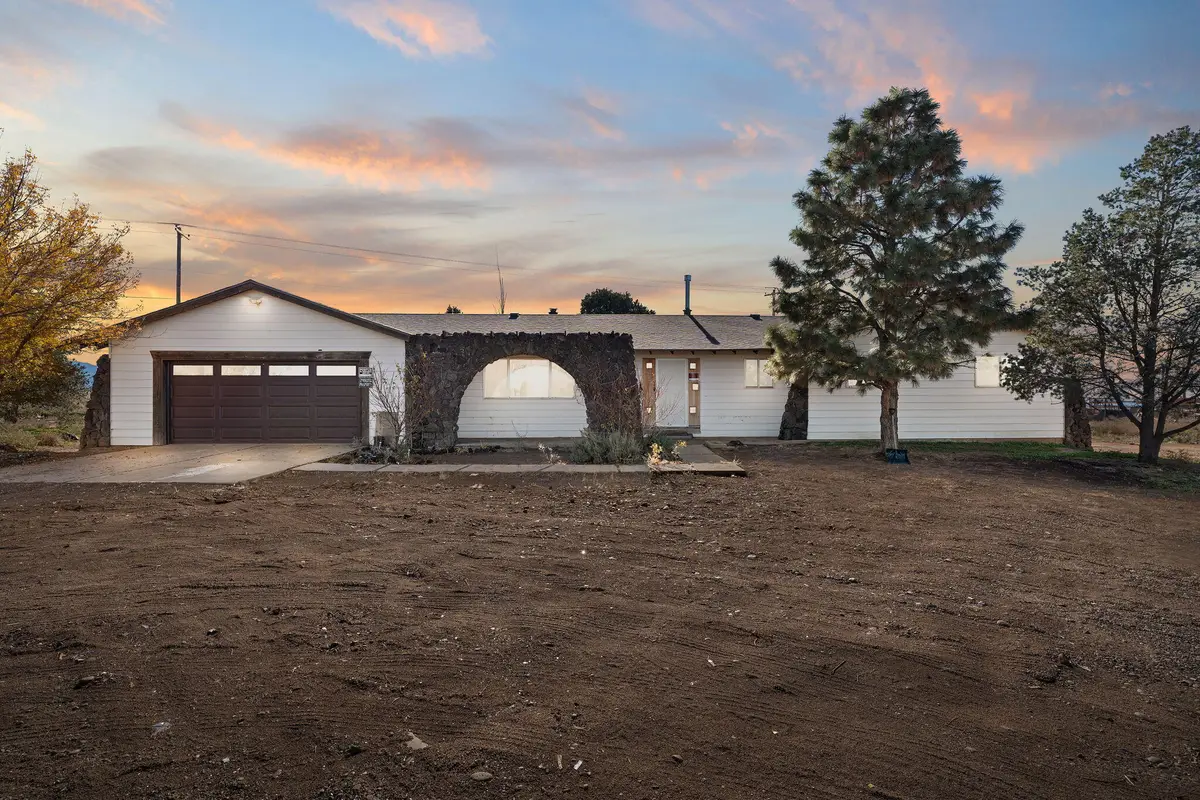 42 Manzano Road, Los Lunas, NM 87031 - Image #1