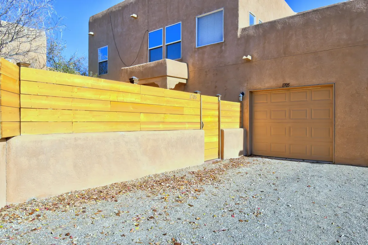 1705 Violetas Road Nw, Albuquerque, NM 87104 - Image #1