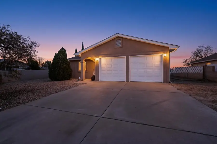 2001 Valley View Drive Sw, Los Lunas, NM 87031 - Image #2