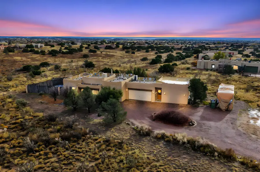 11 Juego Road, Santa Fe, NM 87508 - Image #2