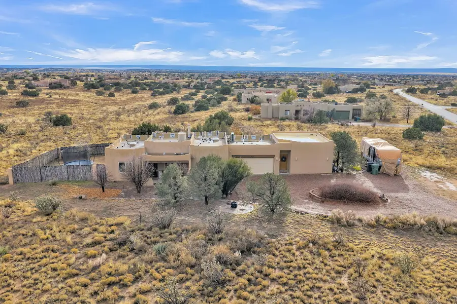 11 Juego Road, Santa Fe, NM 87508 - Image #3