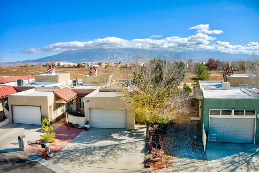594 Diez Y Ocho Court Se, Rio Rancho, NM 87124 - Image #2