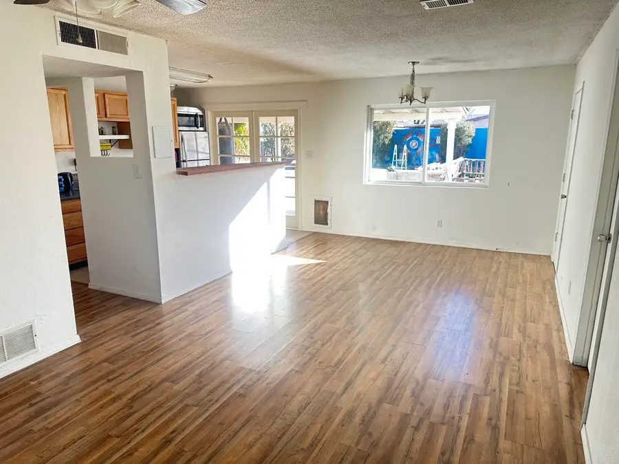 5728 Giomi Place Nw, Albuquerque, NM 87105 - Image #2