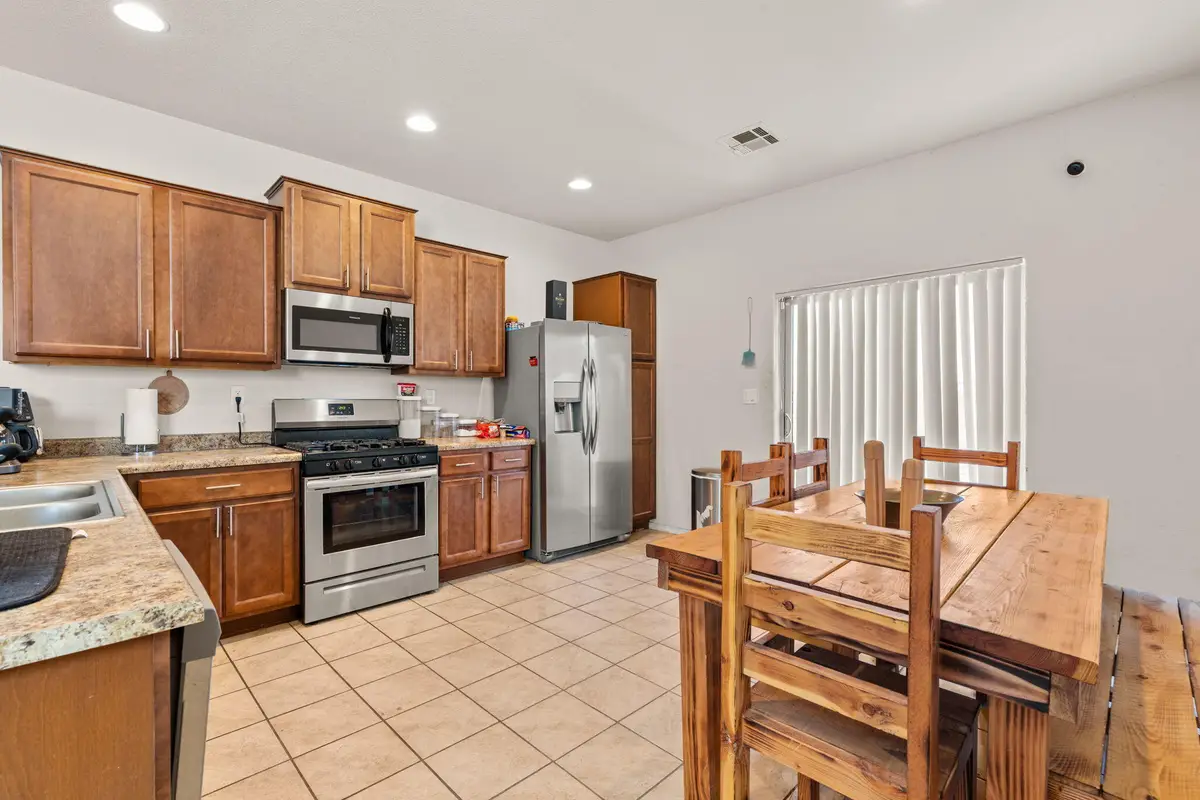 3032 Tierra Dorado Drive Sw, Albuquerque, NM 87121 - Image #1