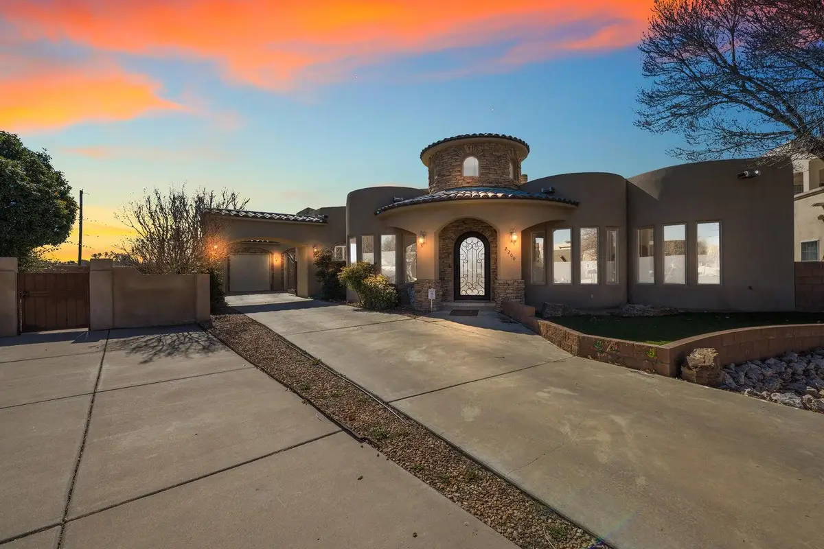 2200 Via Seville Road Nw, Albuquerque, NM 87104 - Image #1