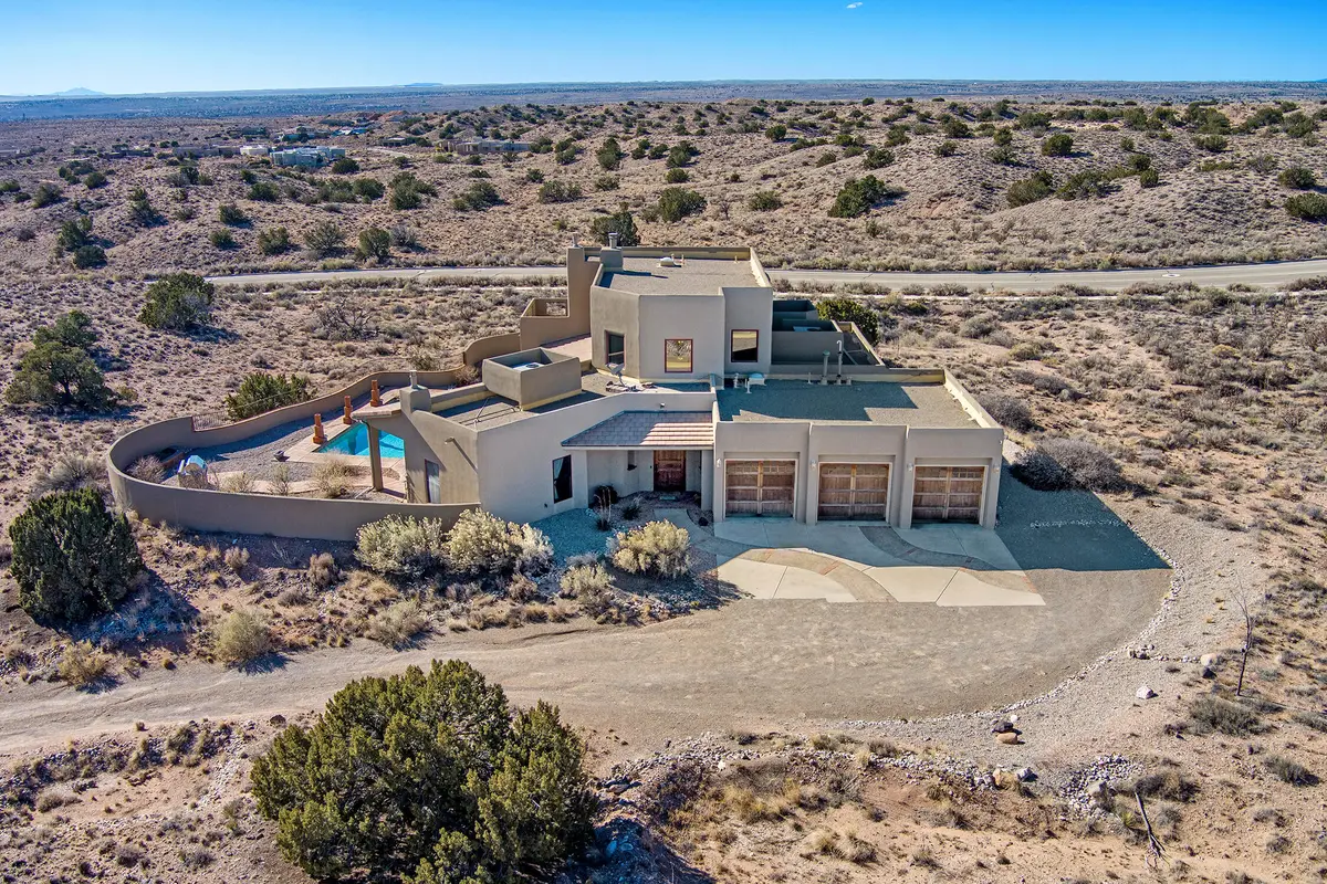 6019 Rooster Point Road Ne, Rio Rancho, NM 87144 - Image #1