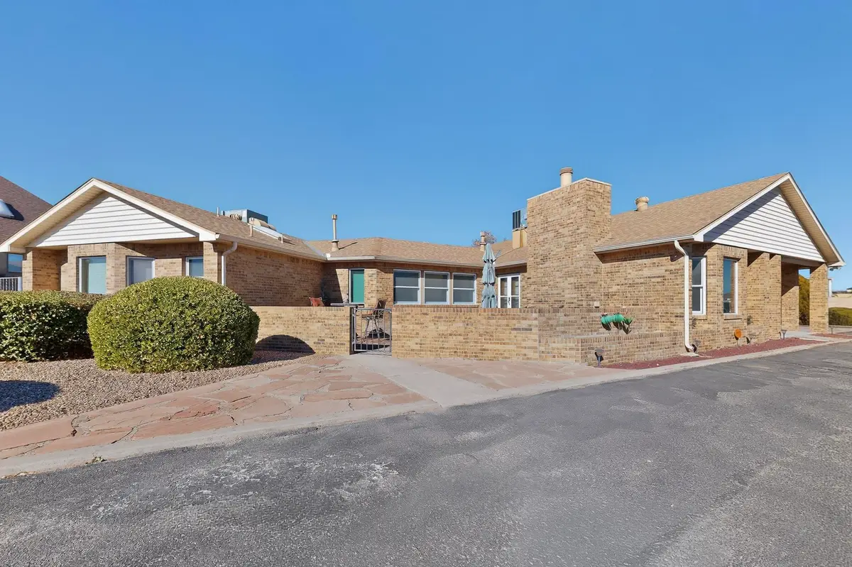 1323 Crestview Drive Sw, Los Lunas, NM 87031 - Image #1