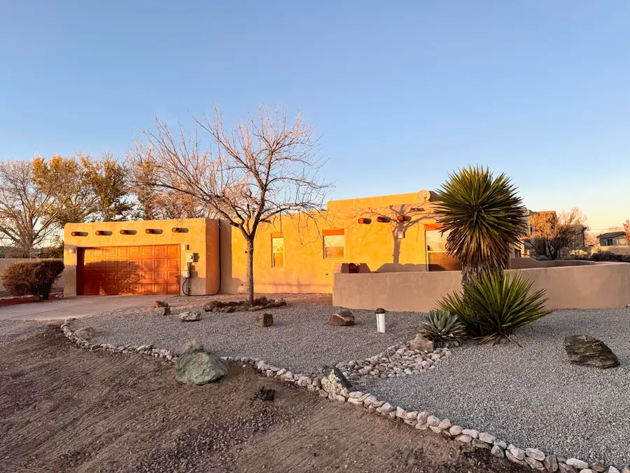 537 Dandelion Road, Corrales, NM 87048 - Image #2