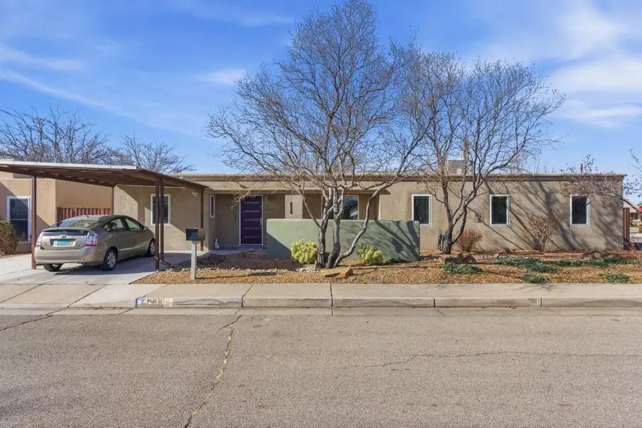 4233 Trinity Place Nw, Albuquerque, NM 87107 - Image #2
