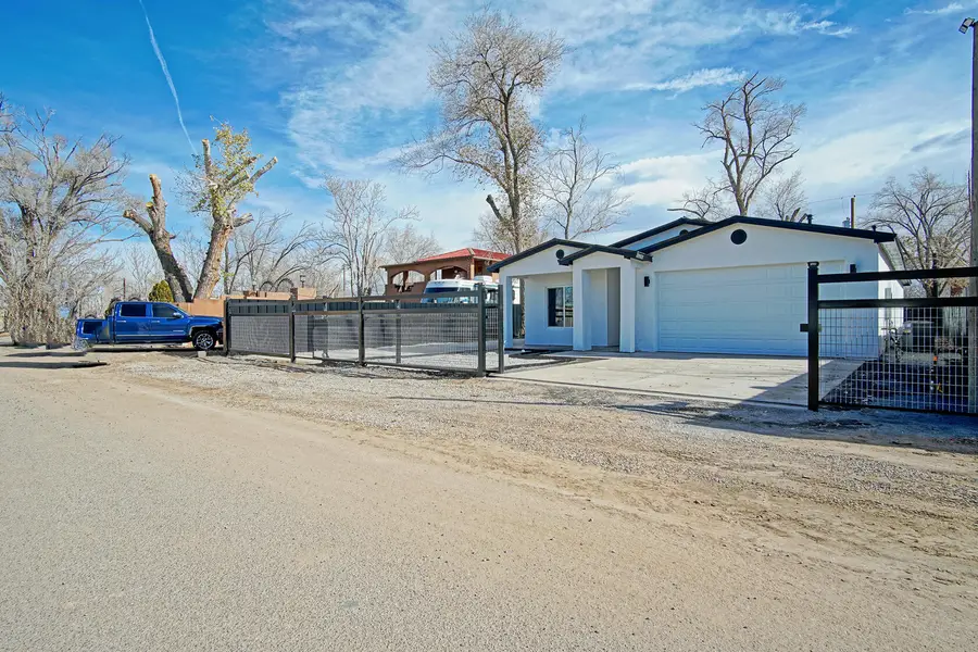 2040 Lucia Avenue Sw, Albuquerque, NM 87105 - Image #3