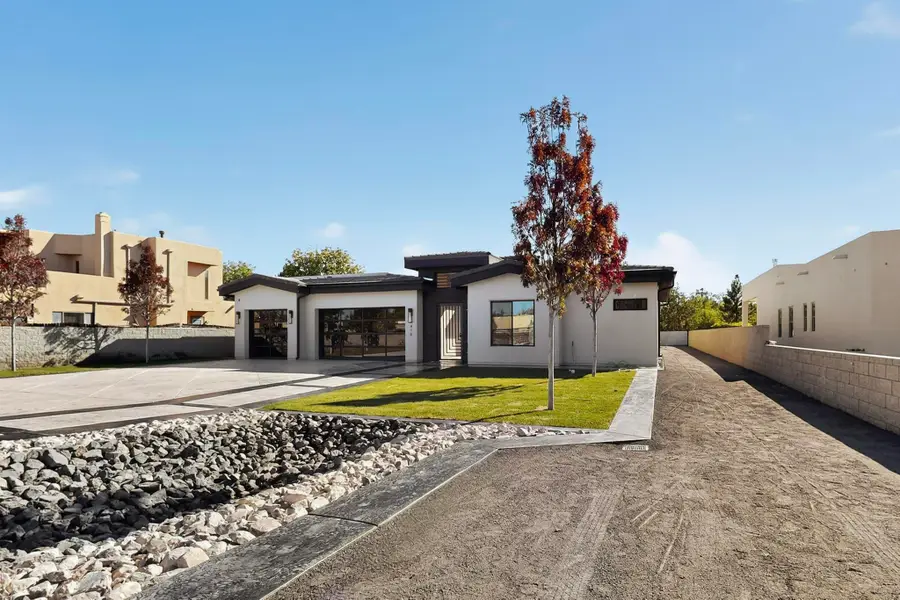 416 Bledsoe Road Nw, Los Ranchos De Albuquerque, NM 87107 - Image #3
