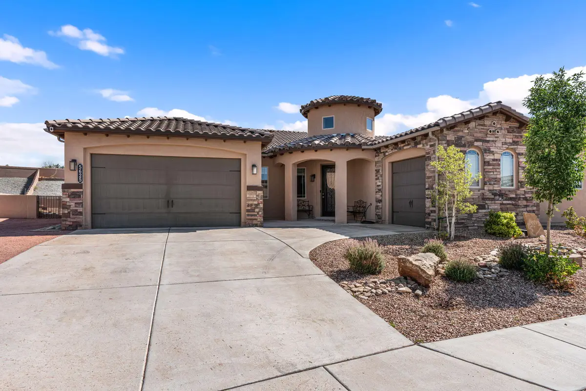 5625 Pikes Peak Loop Ne, Rio Rancho, NM 87144 - Image #1