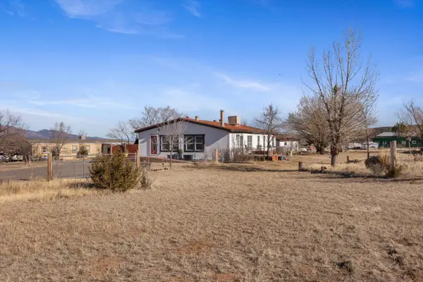 187 Barton Road, Edgewood, NM 87015