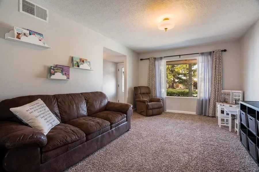 6904 Christy Avenue Ne, Albuquerque, NM 87109 - Image #2