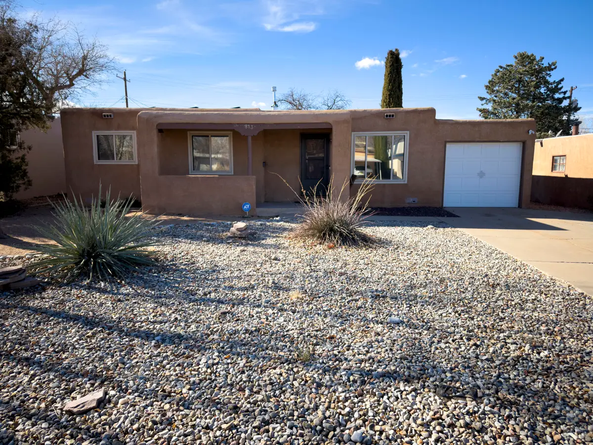 813 Manzano Street Ne, Albuquerque, NM 87110 - Image #1