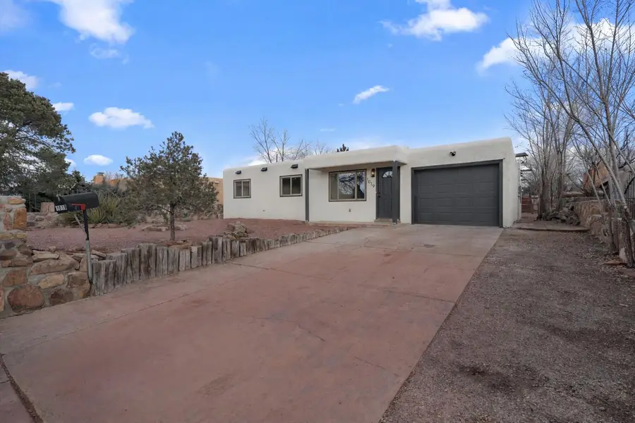 1019 Santa Clara Drive, Santa Fe, NM 87507 - Image #2
