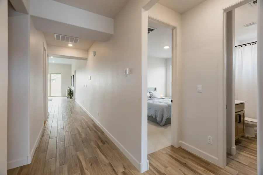 2444 Marble Avenue Ne, Rio Rancho, NM 87144 - Image #3