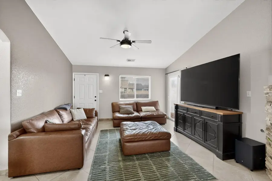 3428 Crimson Rose Lane Sw, Albuquerque, NM 87121 - Image #2